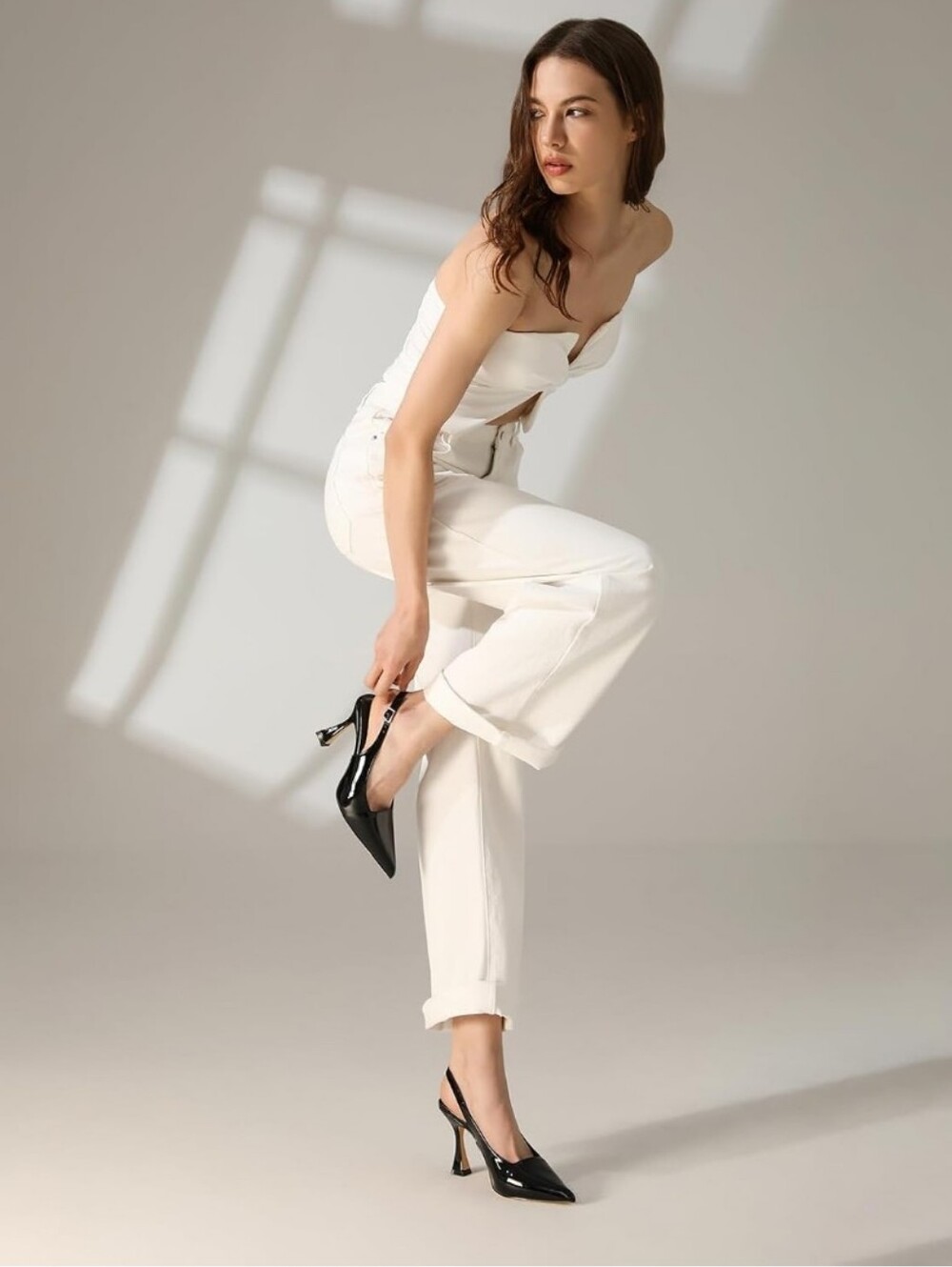 Cropped Strapless White Jumpsuit - Sleek Ankle-Length Silhouette